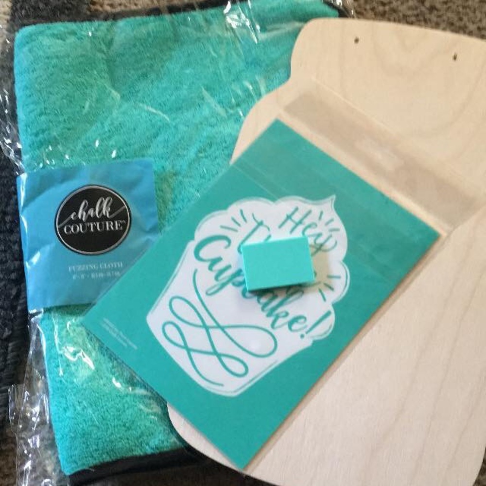 Kit , chalk couture